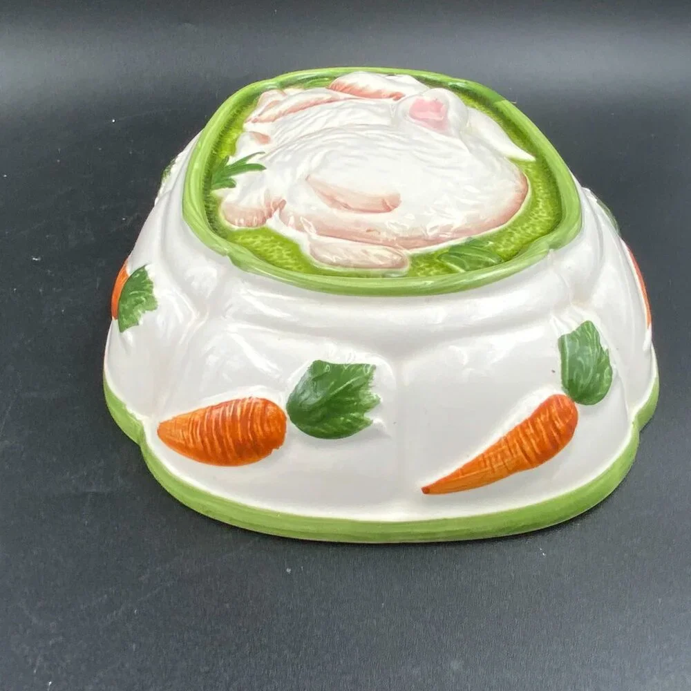 Gailstyn-Sutton Towle Hand Painted Rabbit & Carrots Ceramic Mold Wall Hanging
